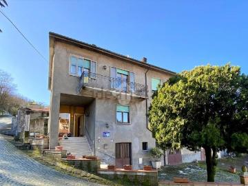 Appartamento in vendita di 255 m² in Via Del Monte, 6