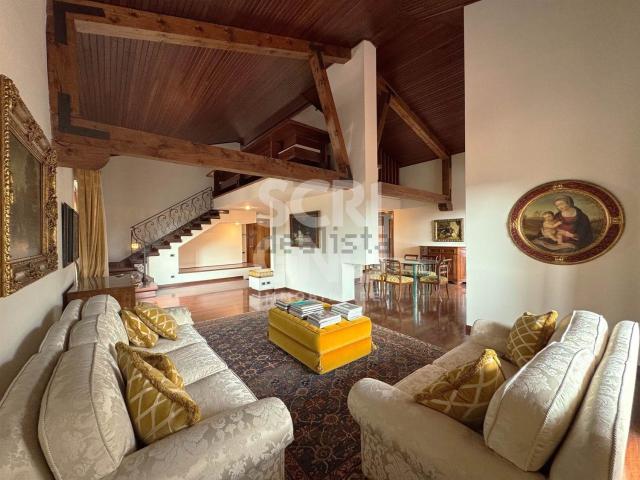 Appartamento in vendita di 255 m² in Via delle Sacca