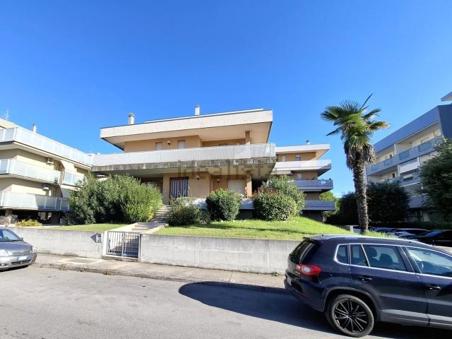 Appartamento in vendita di 255 m² in Via Egeria, 15