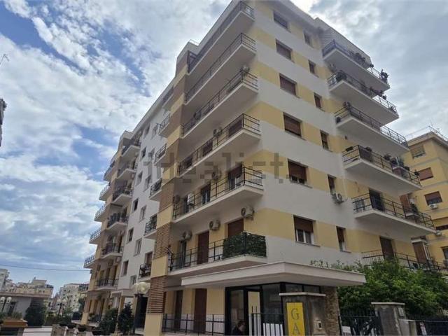 Appartamento in vendita di 255 m² in Via Francesco Cilea, 11