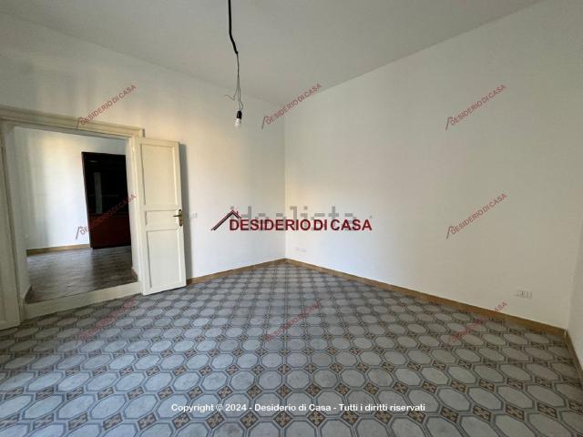 Appartamento in vendita di 255 m² in Via Roma, 2