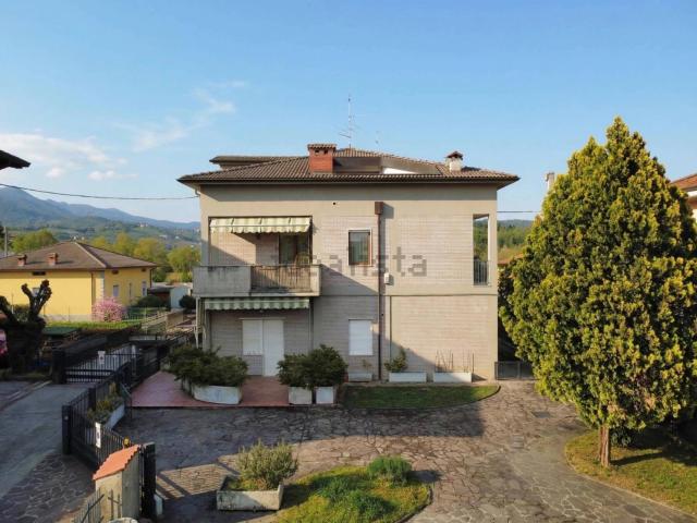 Appartamento in vendita di 256 m² in Via Adige
