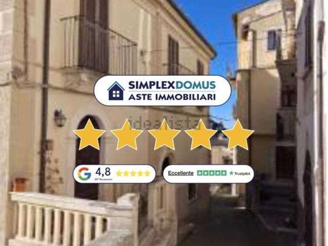 Appartamento in vendita di 256 m² in Via Piaia