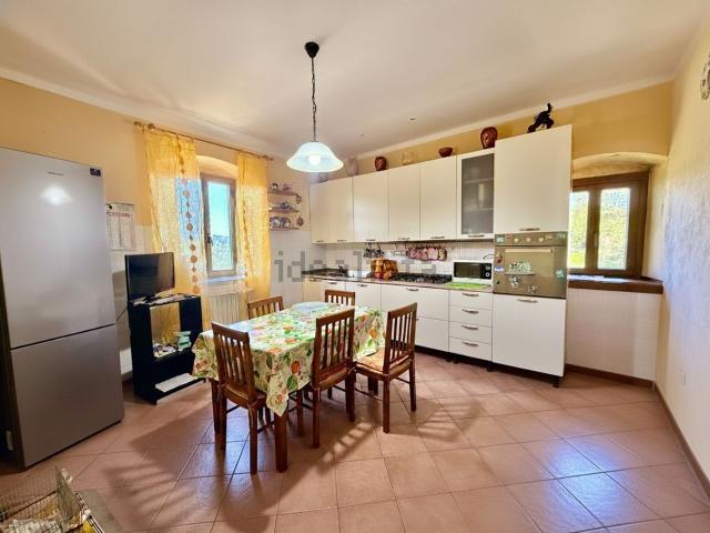 Appartamento in vendita di 257 m² in Via Mammaniese
