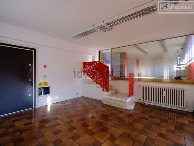 Appartamento in vendita di 257 m² in Via Trento e Trieste