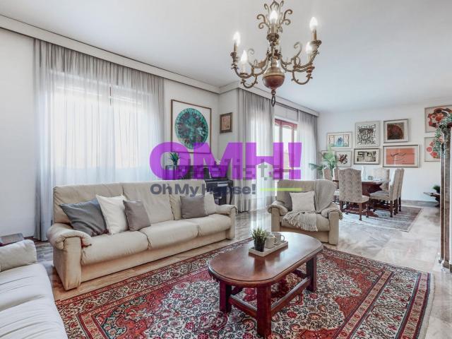 Appartamento in vendita di 257 m² in Piazza Carroccio, 18