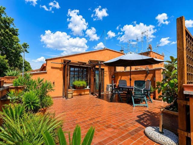 Appartamento in vendita di 258 m² in Via Cilicia