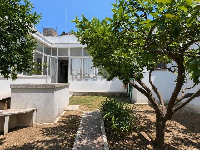Appartamento in vendita di 258 m² in Via Adriatica, 173