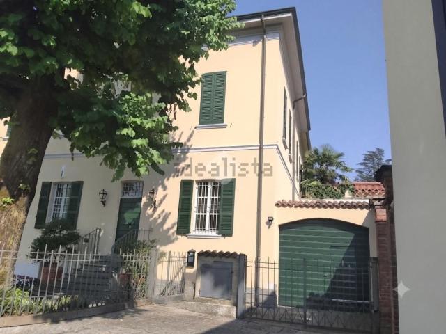 Appartamento in vendita di 258 m² in Via Rodolfo e Luigi Rusca, 4