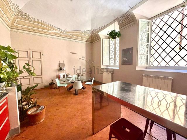 Appartamento in vendita di 258 m² in Vicolo dei Conti