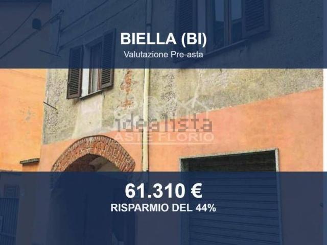 Appartamento in vendita di 259 m² in Via Federico Rosazza, 20