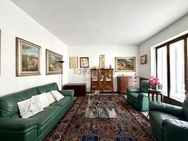 Appartamento in vendita di 260 m² in Via Antonio Cottinelli, 30