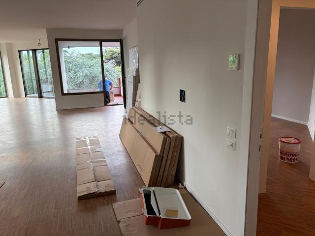 Appartamento in vendita di 260 m² in Via Giacomo Matteotti, 65