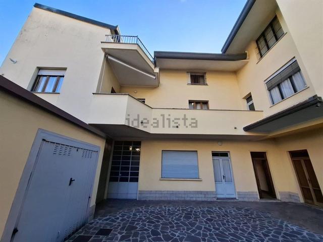Appartamento in vendita di 260 m² in Via Dante Alighieri, 20