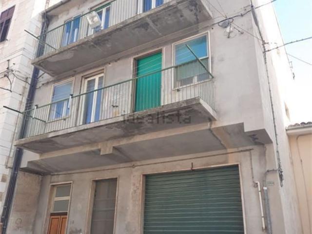 Appartamento in vendita di 260 m² in Via IV Novembre, 40