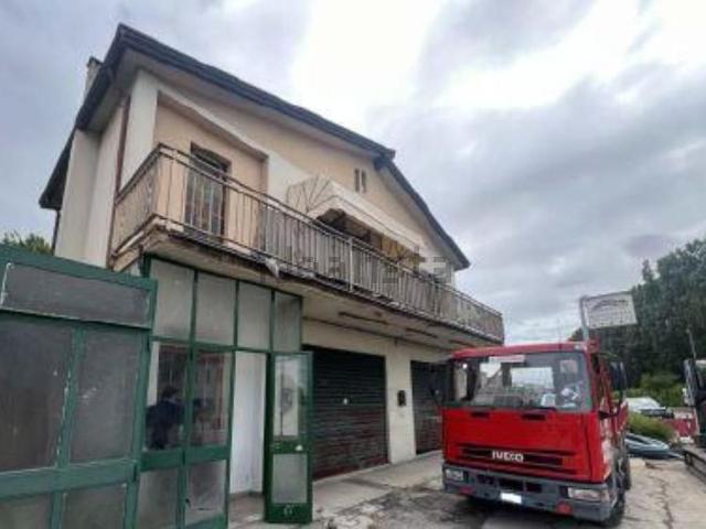 Appartamento in vendita di 260 m² in Via Noventana