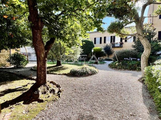 Appartamento in vendita di 260 m² in Via Vittorio Emanuele II