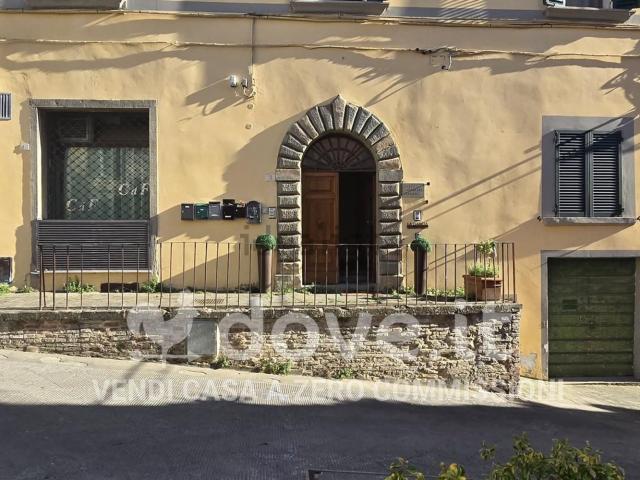 Appartamento in vendita di 260 m² in Piazza Fra&apos  Benedetto, 3
