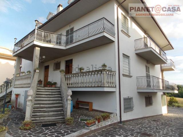 Appartamento in vendita di 260 m² in Strada Provinciale 18