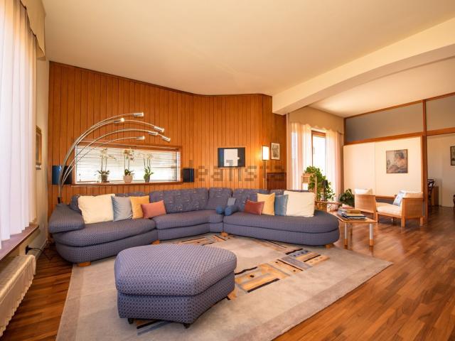 Appartamento in vendita di 261 m² in Via Sant&apos Imerio