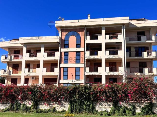 Appartamento in vendita di 262 m² in Via Mascali, 18