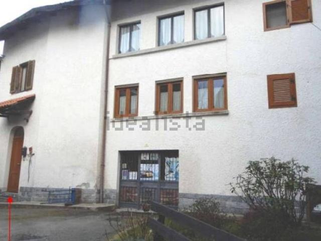 Appartamento in vendita di 262 m² in Frazione Uccelli