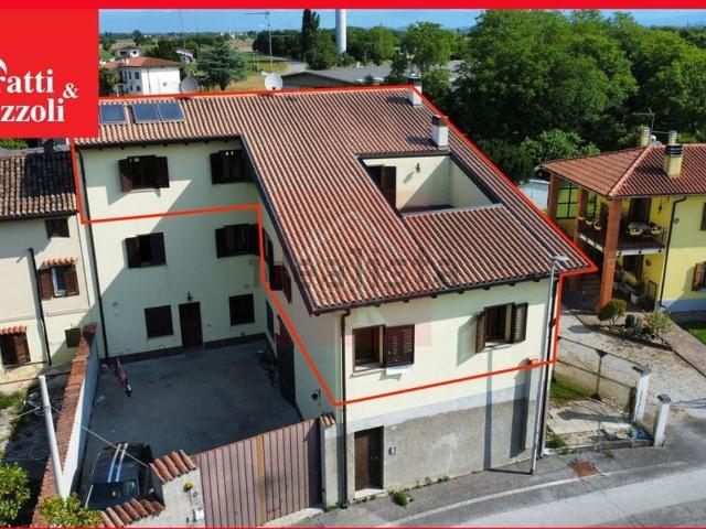 Appartamento in vendita di 263 m² in Via Cesare Battisti, 11