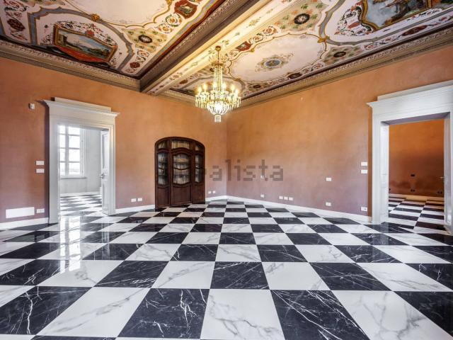 Appartamento in vendita di 263 m² in Via Umberto I
