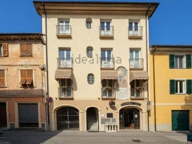 Appartamento in vendita di 264 m² in Via Umberto I, 48