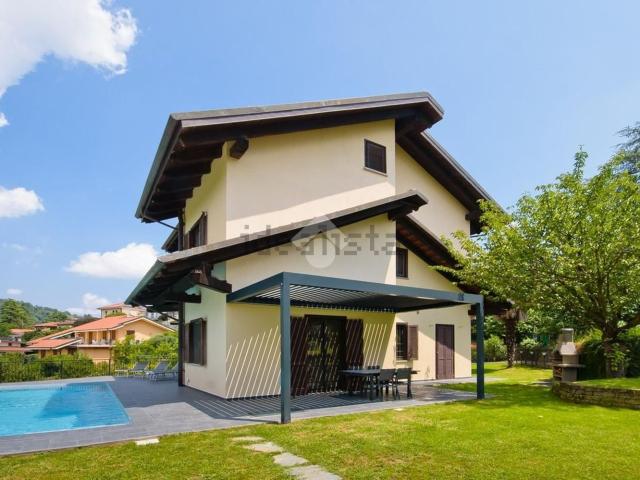 Appartamento in vendita di 265 m² in Via Costi