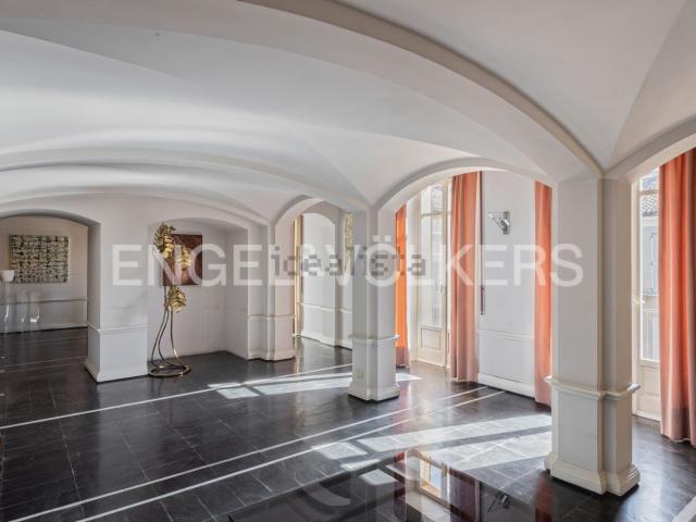 Appartamento in vendita di 265 m² in Via Giosuè Carducci