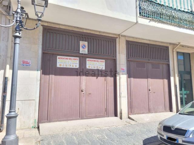 Appartamento in vendita di 265 m² in Via Tredici Italiani, 18