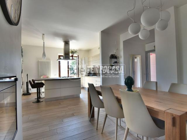 Appartamento in vendita di 265 m² in Contrada Rambona