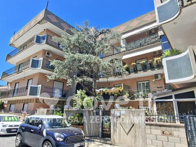 Appartamento in vendita di 266 m² in Via V. Bellini, 64