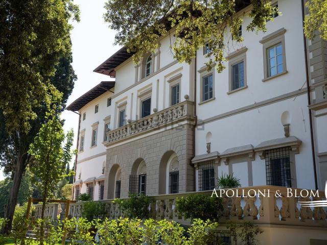 Appartamento in vendita di 267 m² in Via Benedetto da Maiano, 31