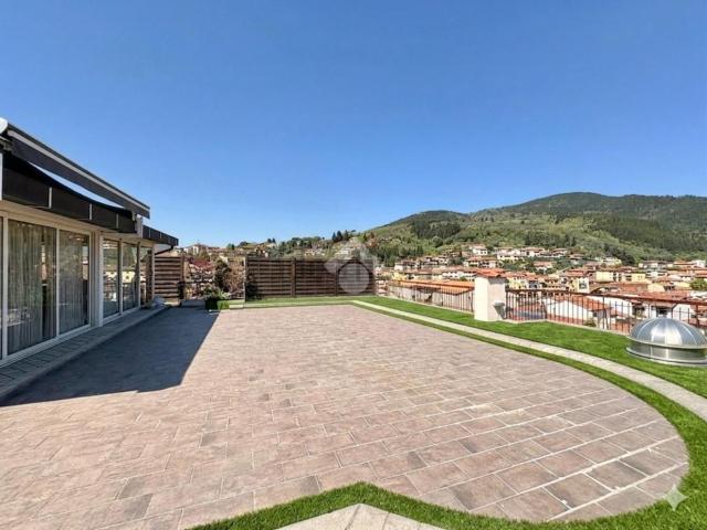 Appartamento in vendita di 267 m² in Via Luigi Gori