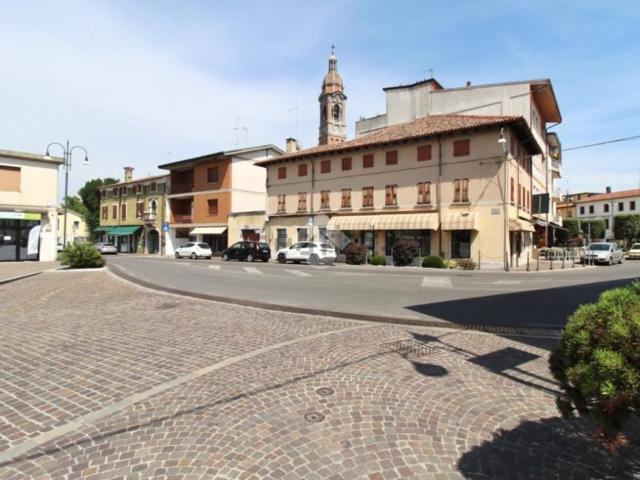 Appartamento in vendita di 269 m² in Piazza Giuseppe Garibaldi, 16