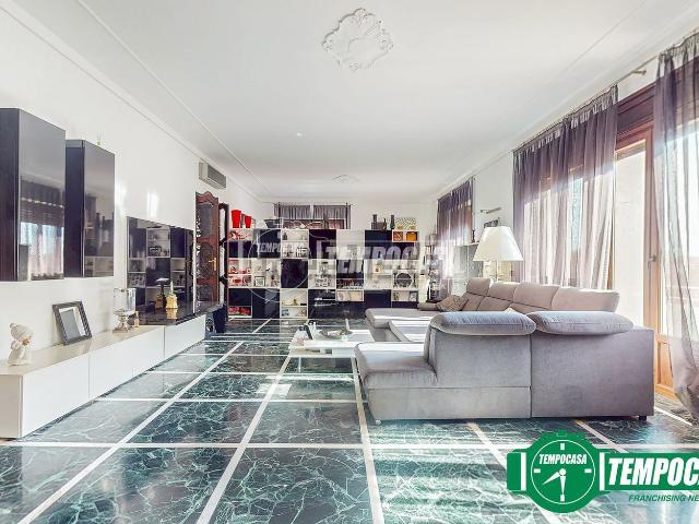 Appartamento in vendita di 270 m² in Corso Giuseppe Garibaldi
