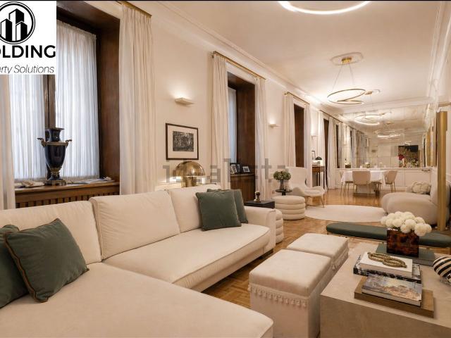 Appartamento in vendita di 270 m² in Via dei Monti Parioli