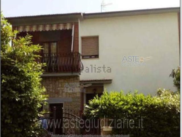 Appartamento in vendita di 270 m² in Via della Sorgente, 4