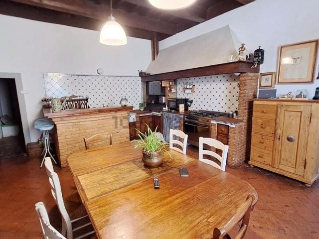 Appartamento in vendita di 270 m² in Via I° Maggio, 21