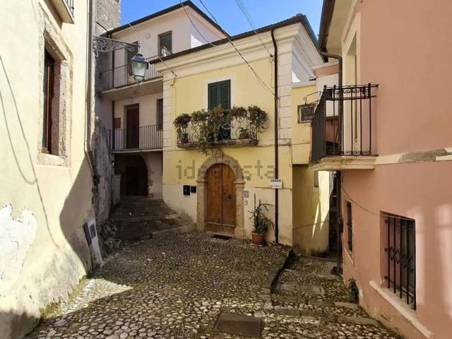 Appartamento in vendita di 270 m² in Via Scesa, 5