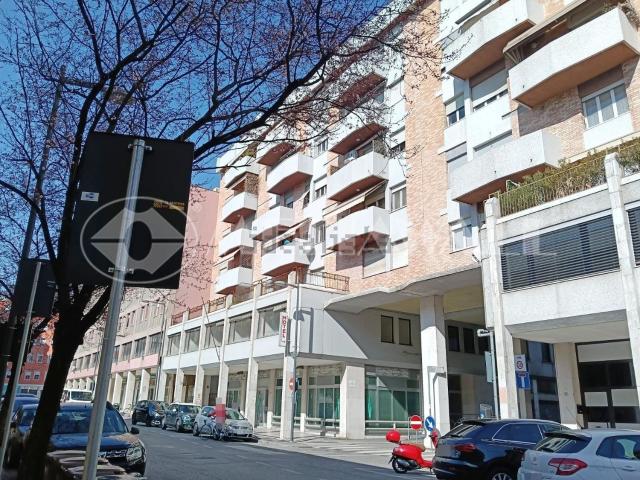 Appartamento in vendita di 270 m² in Via Rovereto, 2
