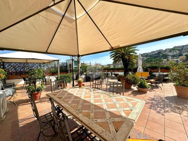 Appartamento in vendita di 270 m² in Viale Antonio Gramsci, 16