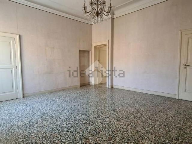Appartamento in vendita di 270 m² in Corso Umberto I, 247