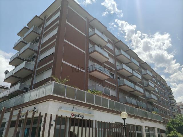 Appartamento in vendita di 270 m² in Largo Strasburgo, 31