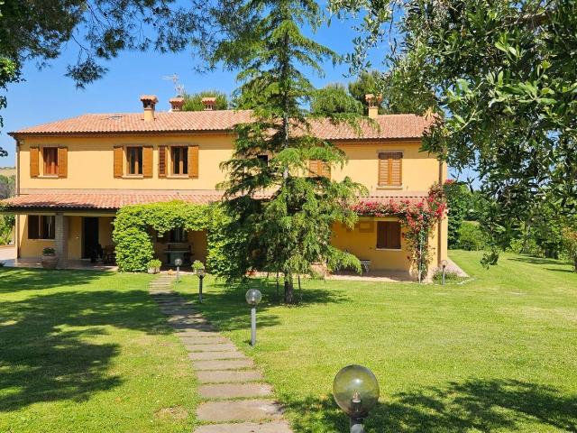 Appartamento in vendita di 270 m² in Località Rosciano