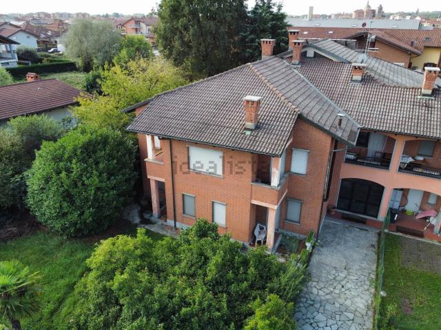 Appartamento in vendita di 272 m² in Via Feliciano Ellena, 25