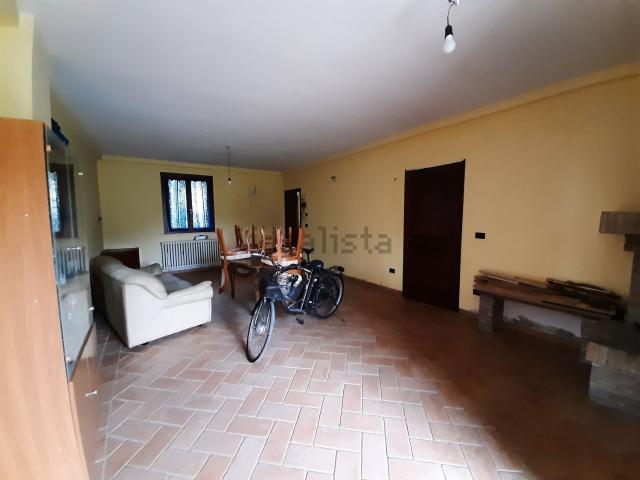 Appartamento in vendita di 272 m² in Strada provinciale cavallara, 49