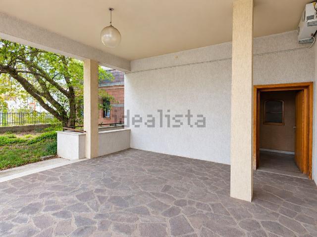 Appartamento in vendita di 273 m² in Via G. B. Garzarolli, 182
